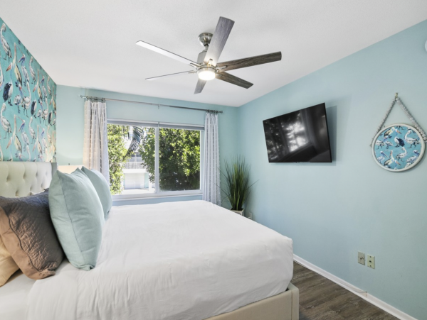 Just In! What A Lovely New 2 Bedroom Beach Condo in Holmes Beach