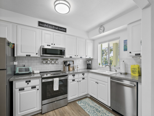 Just In! What A Lovely New 2 Bedroom Beach Condo in Holmes Beach