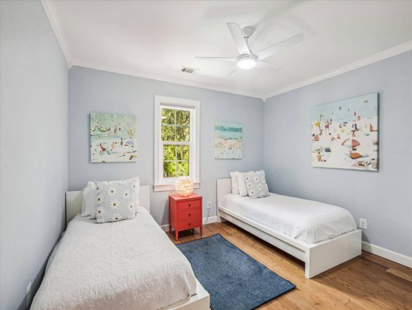 Beautiful 6 Bedroom Vacation Rental with Guest House