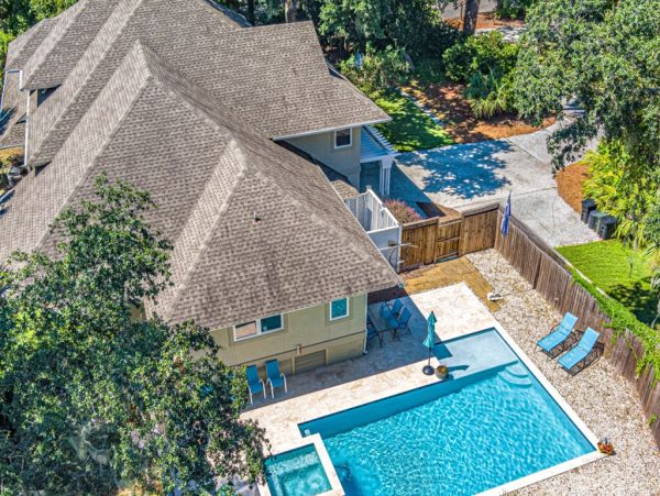 Charming Home 5 Min Walk to Beach in South Forest Beach