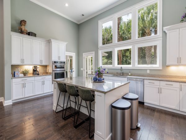 Charming Home 5 Min Walk to Beach in South Forest Beach