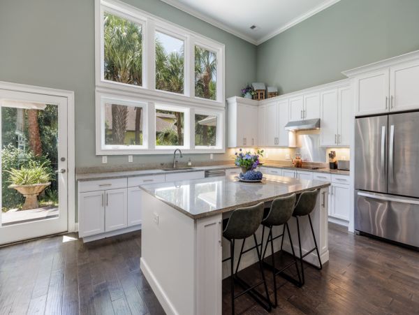 Charming Home 5 Min Walk to Beach in South Forest Beach