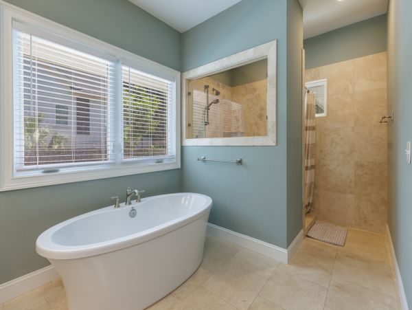 Charming Home 5 Min Walk to Beach in South Forest Beach