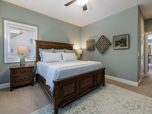 Charming Home 5 Min Walk to Beach in South Forest Beach