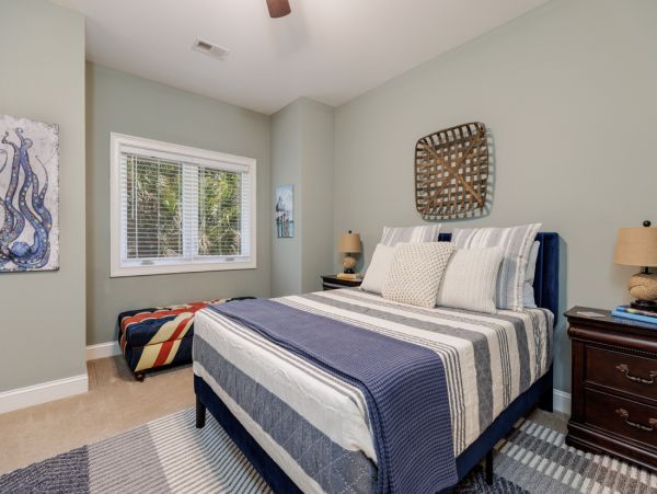 Charming Home 5 Min Walk to Beach in South Forest Beach