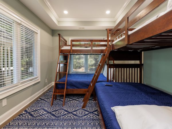 Charming Home 5 Min Walk to Beach in South Forest Beach