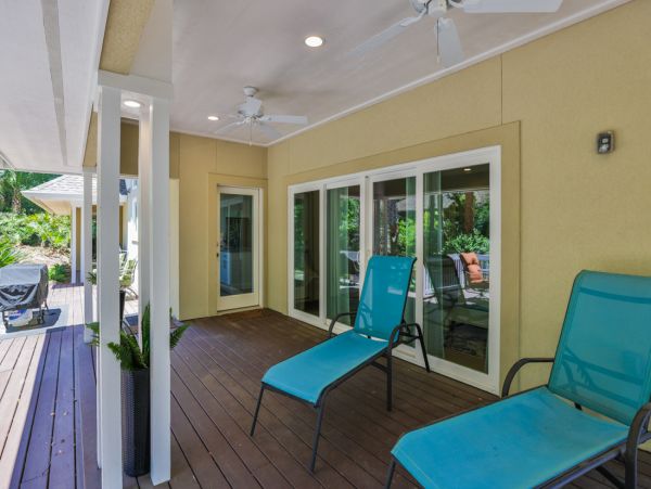 Charming Home 5 Min Walk to Beach in South Forest Beach