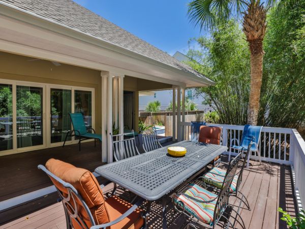 Charming Home 5 Min Walk to Beach in South Forest Beach