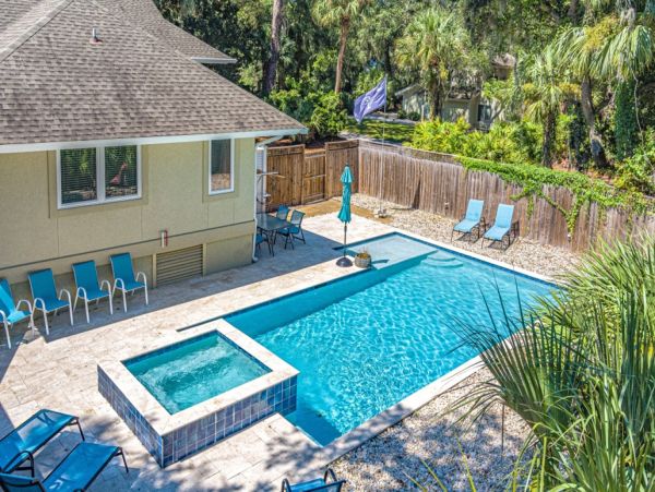 Charming Home 5 Min Walk to Beach in South Forest Beach