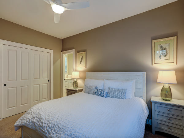 Lovely Second-Row Ocean View Vacation Rental 6 Bedrooms
