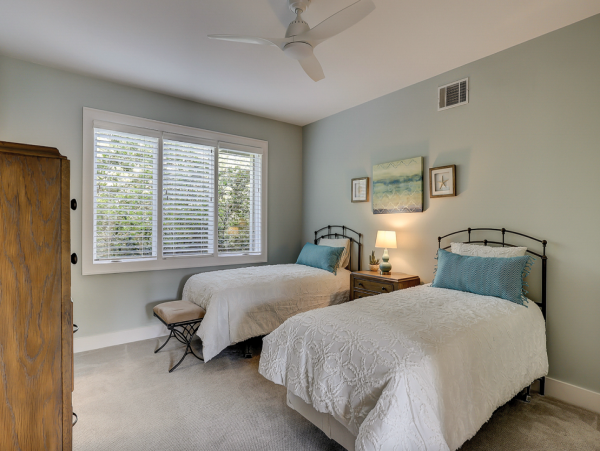 Lovely Second-Row Ocean View Vacation Rental 6 Bedrooms