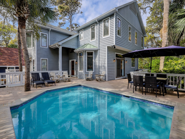 4th Row Ocean Home with 6 Bedrooms in Forest House