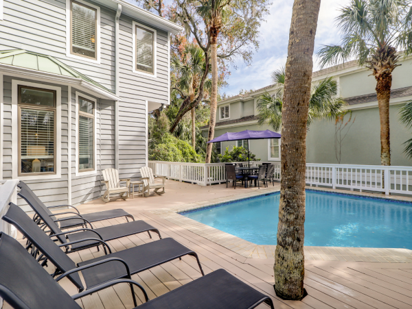 4th Row Ocean Home with 6 Bedrooms in Forest House