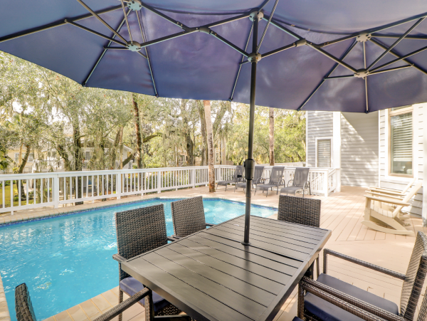 4th Row Ocean Home with 6 Bedrooms in Forest House