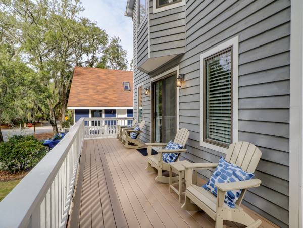4th Row Ocean Home with 6 Bedrooms in Forest House