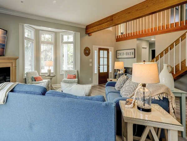 4th Row Ocean Home with 6 Bedrooms in Forest House