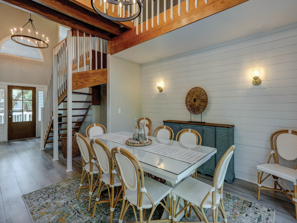 4th Row Ocean Home with 6 Bedrooms in Forest House