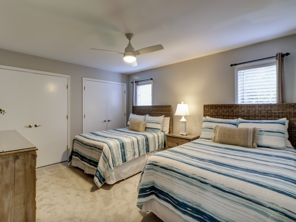 4th Row Ocean Home with 6 Bedrooms in Forest House
