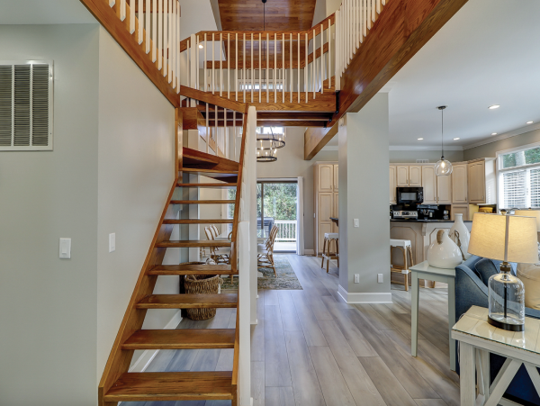 4th Row Ocean Home with 6 Bedrooms in Forest House