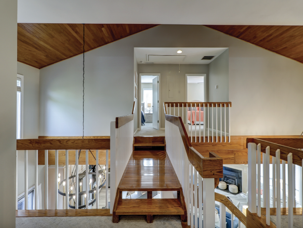 4th Row Ocean Home with 6 Bedrooms in Forest House