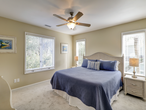 4th Row Ocean Home with 6 Bedrooms in Forest House