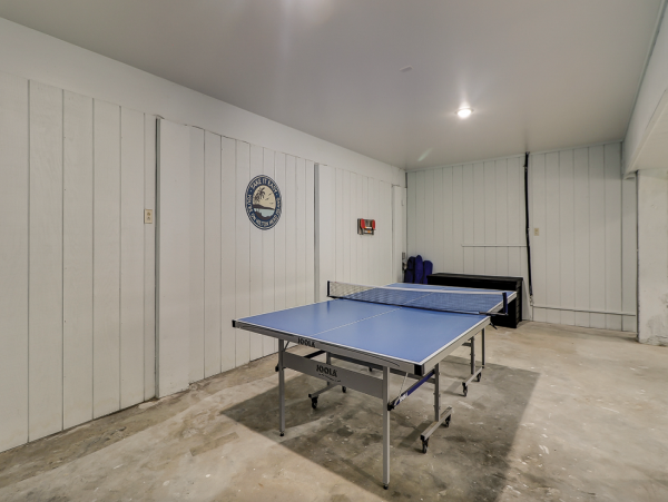 4th Row Ocean Home with 6 Bedrooms in Forest House