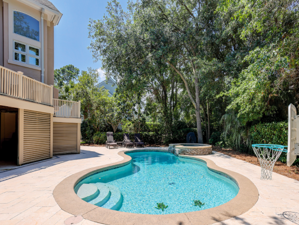 Six Bedroom Vacation Home with Private Pool