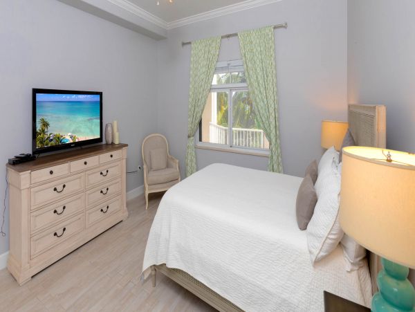 Oceanfront Four Bedroom Stunning Vacation Rental in Cayman Islands