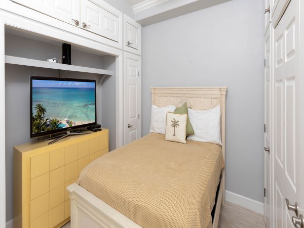 Oceanfront Four Bedroom Stunning Vacation Rental in Cayman Islands