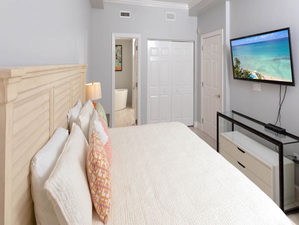 Oceanfront Four Bedroom Stunning Vacation Rental in Cayman Islands