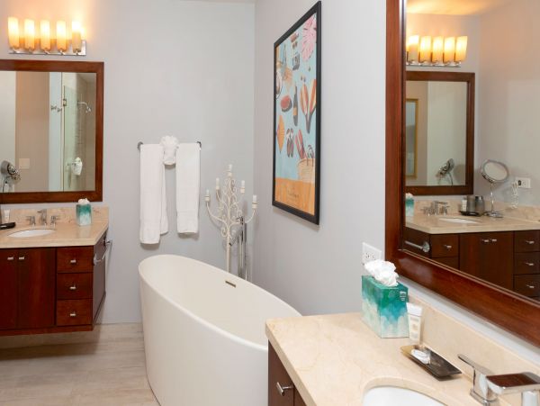 Oceanfront Four Bedroom Stunning Vacation Rental in Cayman Islands
