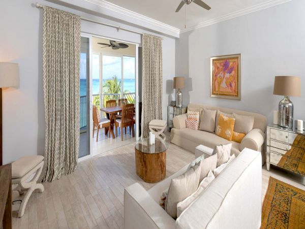Oceanfront Four Bedroom Stunning Vacation Rental in Cayman Islands