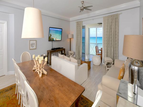 Oceanfront Four Bedroom Stunning Vacation Rental in Cayman Islands