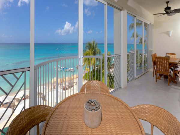 Oceanfront Four Bedroom Stunning Vacation Rental in Cayman Islands