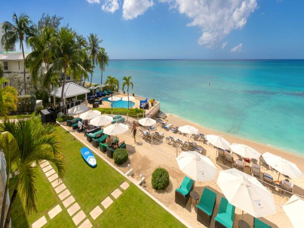 Oceanfront Four Bedroom Stunning Vacation Rental in Cayman Islands