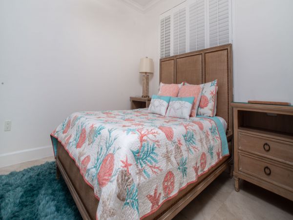 Luxury Vacation Condo with 4 Bedrooms on Seven Mile Beach