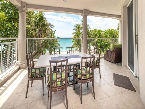 Luxury Vacation Condo with 4 Bedrooms on Seven Mile Beach