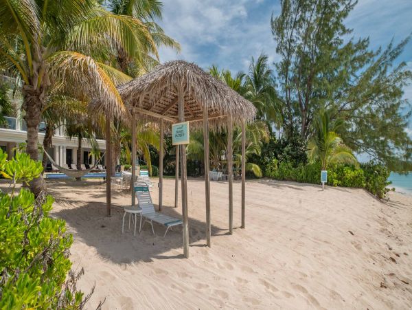 Luxury Vacation Condo with 4 Bedrooms on Seven Mile Beach