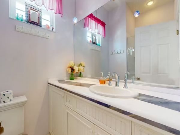 Two Bedroom Vacation Rental Steps to the Beach in Anna Maria