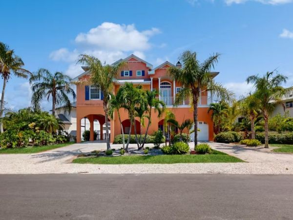 Two Bedroom Vacation Rental Steps to the Beach in Anna Maria
