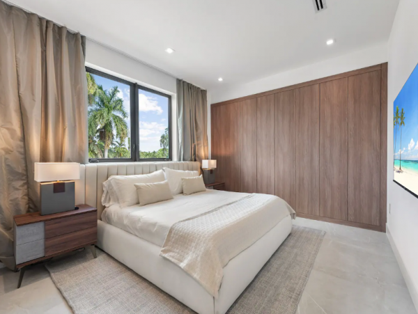 Modern Miami Beach 8 Bedroom Vacation Rental