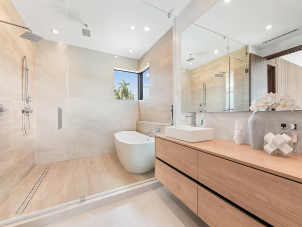 Modern Miami Beach 8 Bedroom Vacation Rental