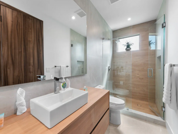 Modern Miami Beach 8 Bedroom Vacation Rental