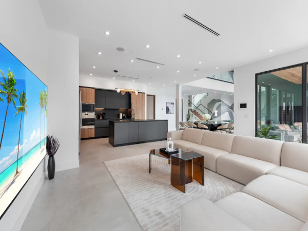 Modern Miami Beach 8 Bedroom Vacation Rental