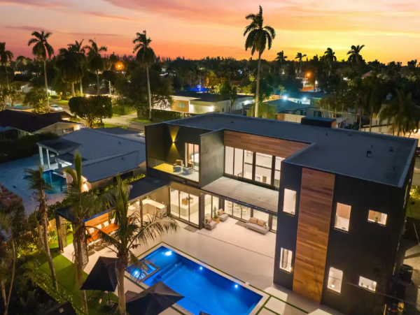 Modern Miami Beach 8 Bedroom Vacation Rental