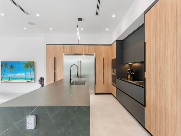 Modern Miami Beach 8 Bedroom Vacation Rental