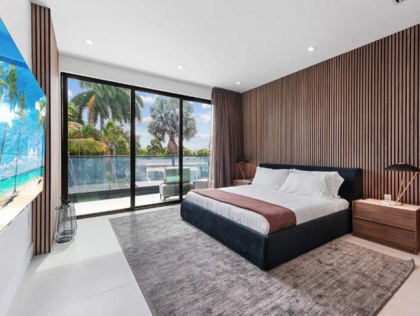 Modern Miami Beach 8 Bedroom Vacation Rental