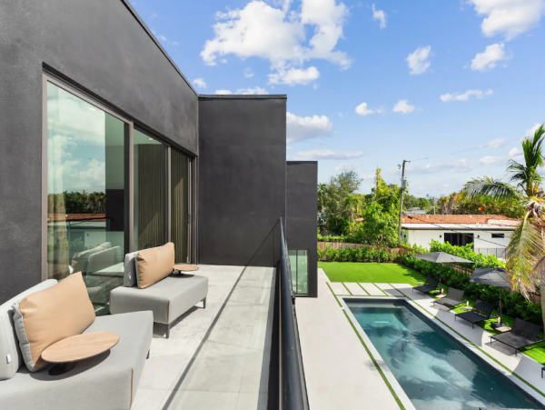 Modern Miami Beach 8 Bedroom Vacation Rental
