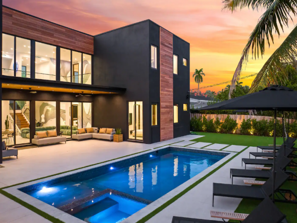 Modern Miami Beach 8 Bedroom Vacation Rental