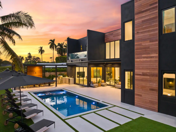 Modern Miami Beach 8 Bedroom Vacation Rental